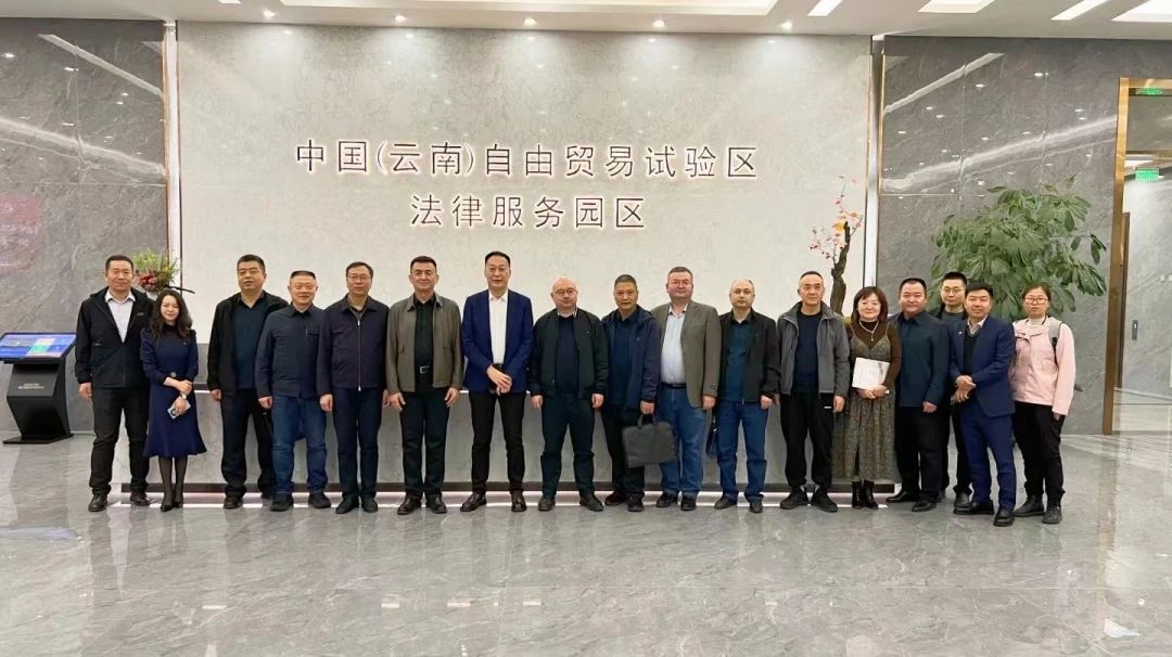 创启·动态|新疆维吾尔自治区喀什地区行政公署领导一行莅临园区参观调研
