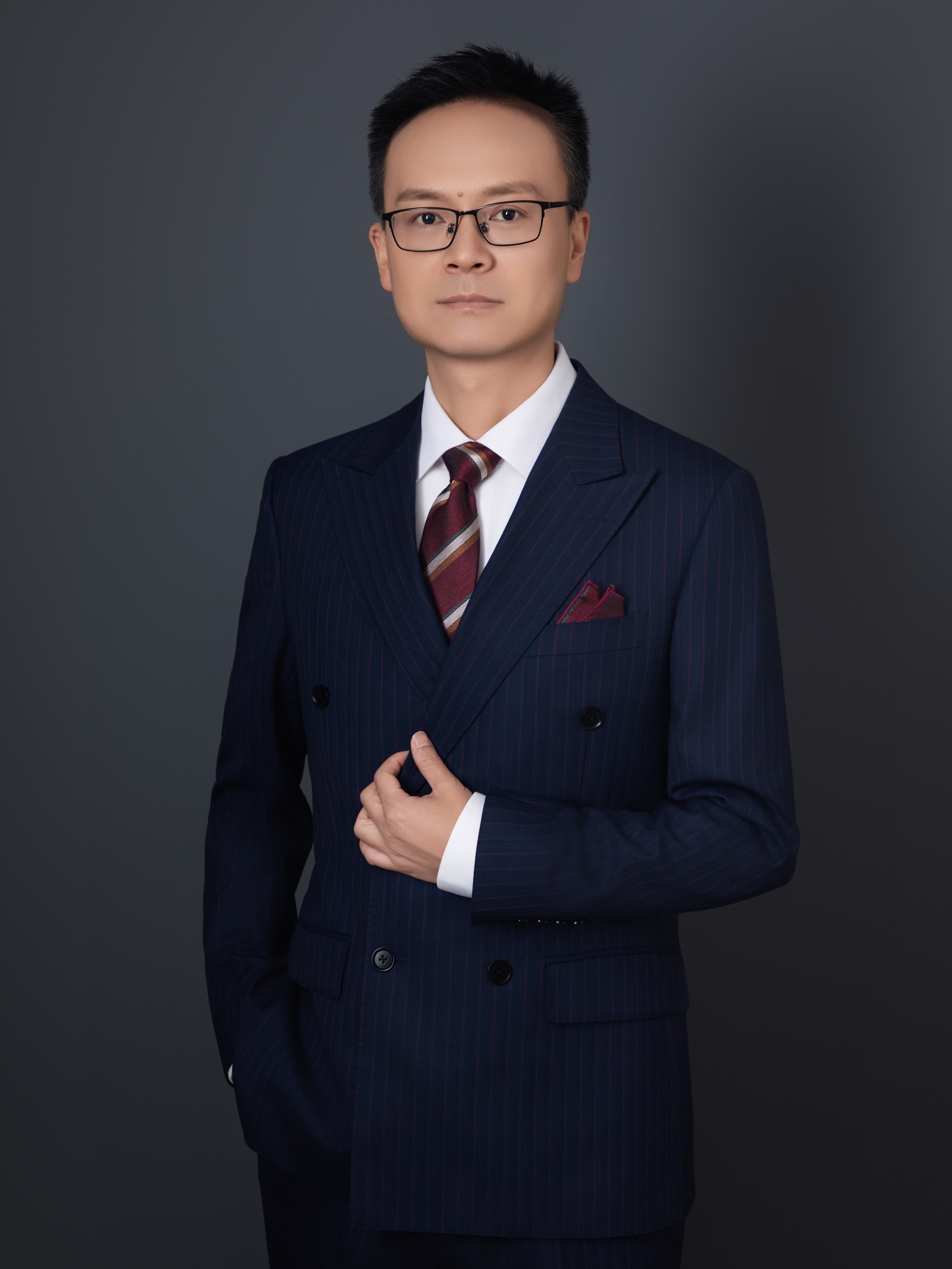 吕琦